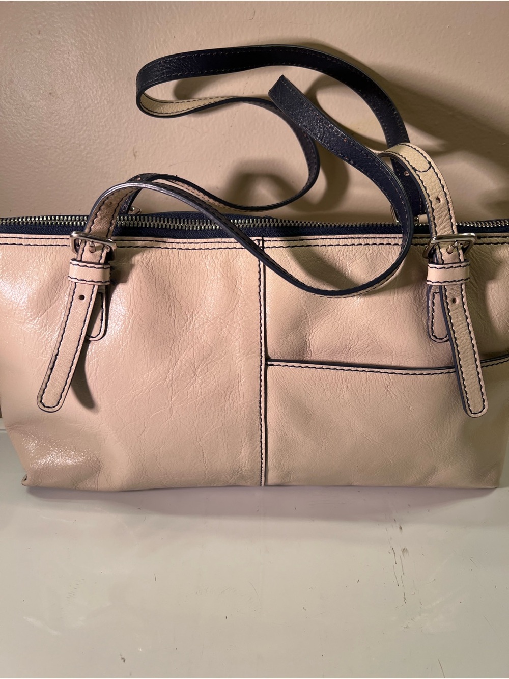 Hobo International Friar Beige Leather Tote Shoulder-bag Navy Trim 13x6.5x2.5”